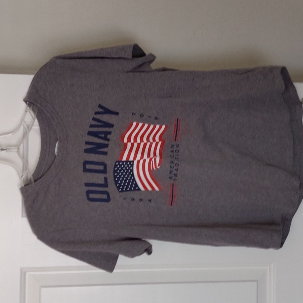 Old Navy tee